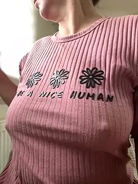 Snapshot of sweetmystery1 chatting on 10-28-25, 09:57 sweetmystery1 online show from 10-28-25, 09:57