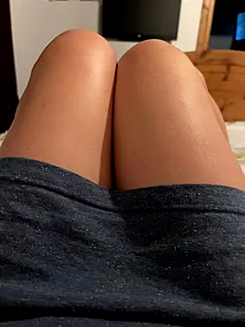 Snapshot of sweetmystery1 chatting on 12-13-25, 07:53 sweetmystery1 online show from 12-13-25, 07:53