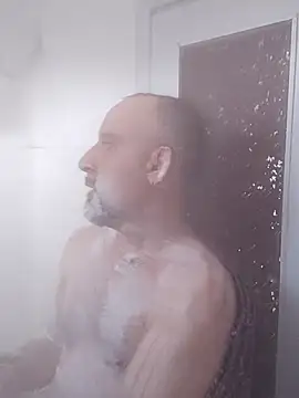 Snapshot of BuckWessle chatting on 02-14-25, 11:42 BuckWessle online show from 02-14-25, 11:42