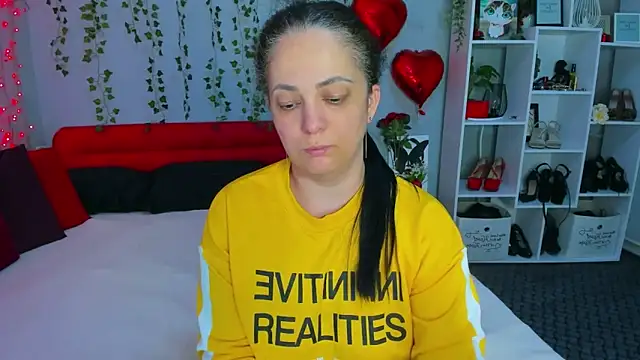 DarlingMilf online show from 04-26-26, 06:05