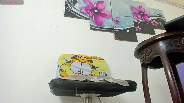 Snapshot of baiolethX chatting on 12-14-25, 07:18 baiolethX online show from 12-14-25, 07:18