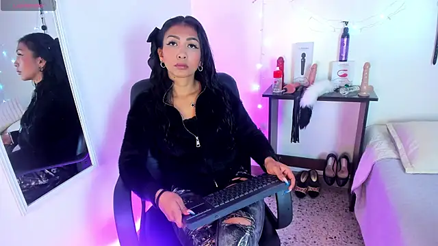 Tracy lambo online show from 10-13-25, 01:22