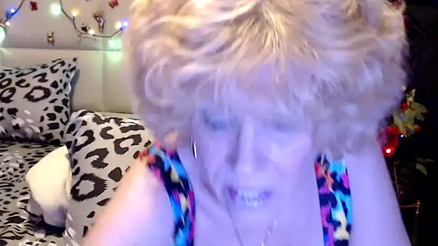 HappyWomanOn online show from 04-17-26, 08:56