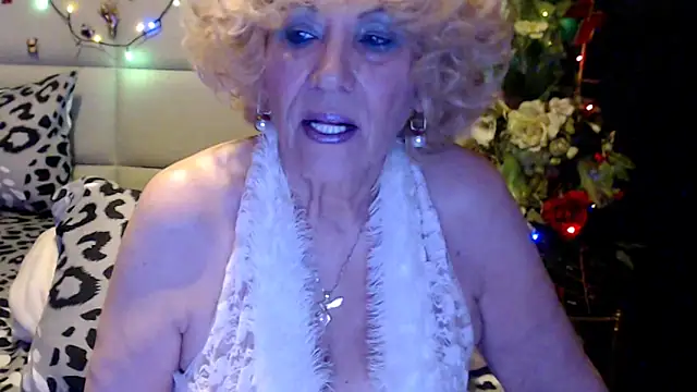 HappyWomanOn online show from 04-19-26, 08:57