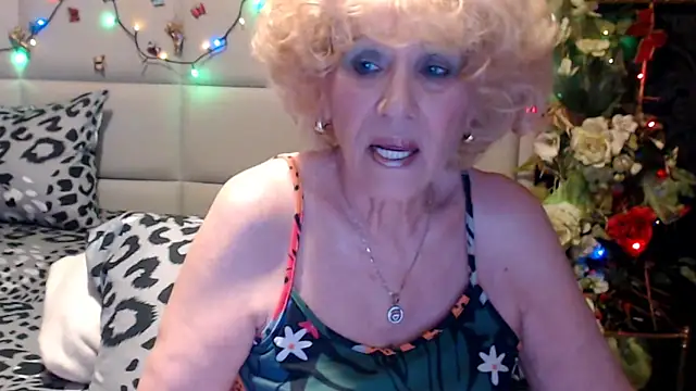 HappyWomanOn online show from 04-24-26, 09:01