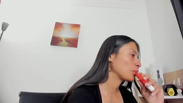 nia  white online show from 06-10-26, 01:39
