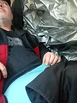 Snapshot of Hotredheadandtoungelasher chatting on 01-04-25, 01:21 Hotredheadandtoungelasher online show from 01-04-25, 01:21