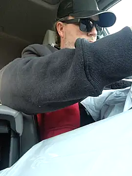 Snapshot of Hotredheadandtoungelasher chatting on 01-06-25, 10:26 Hotredheadandtoungelasher online show from 01-06-25, 10:26