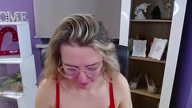 Zoey Erotic online show from 12-19-25, 05:36