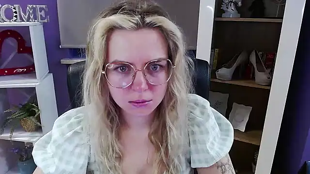 Zoey Erotic online show from 02-27-26, 05:40