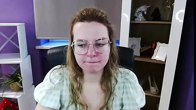 Zoey Erotic online show from 04-08-26, 04:45