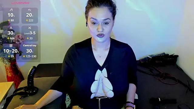Laura sinner online show from 06-18-26, 04:22