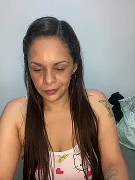 Snapshot of Kataliina chatting on 02-07-25, 05:20 Kataliina online show from 02-07-25, 05:20