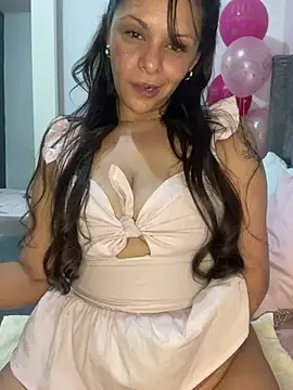 Snapshot of Kataliina chatting on 03-17-25, 07:57 Kataliina online show from 03-17-25, 07:57