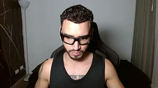 Snapshot of Dangerous-Men chatting on 02-12-25, 03:51 Dangerous-Men online show from 02-12-25, 03:51