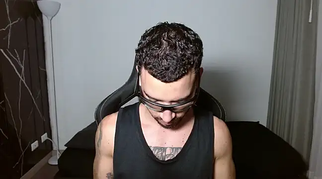 Snapshot of Dangerous-Men chatting on 02-12-25, 07:02 Dangerous-Men online show from 02-12-25, 07:02