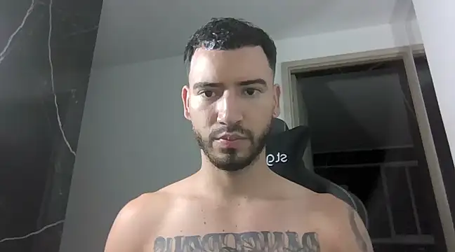 Snapshot of Dangerous-Men chatting on 02-18-25, 03:53 Dangerous-Men online show from 02-18-25, 03:53