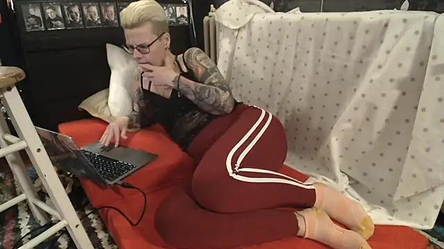 MaryG online show from 01-20-25, 09:01