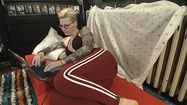 MaryG online show from 01-22-25, 09:43