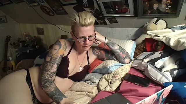 MaryG online show from 01-23-25, 09:18