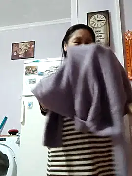 Zulfiya Bruce online show from 10-20-25, 04:29