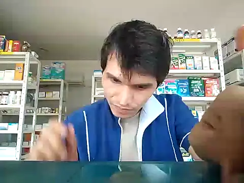 Snapshot of PrivCamZone chatting on 10-31-25, 07:59 PrivCamZone online show from 10-31-25, 07:59