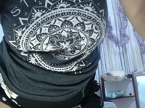 Snapshot of heyline_milf chatting on 01-09-25, 11:24 heyline milf online show from 01-09-25, 11:24