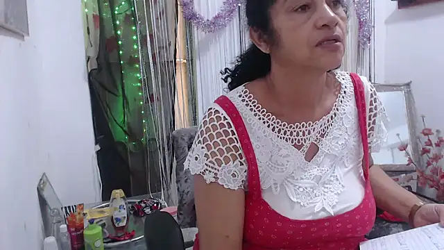 Snapshot of heyline_milf chatting on 02-03-25, 05:14 heyline milf online show from 02-03-25, 05:14