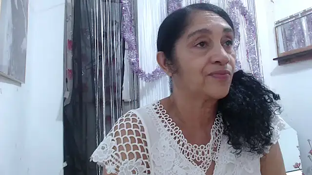 Snapshot of heyline_milf chatting on 02-07-25, 08:53 heyline milf online show from 02-07-25, 08:53