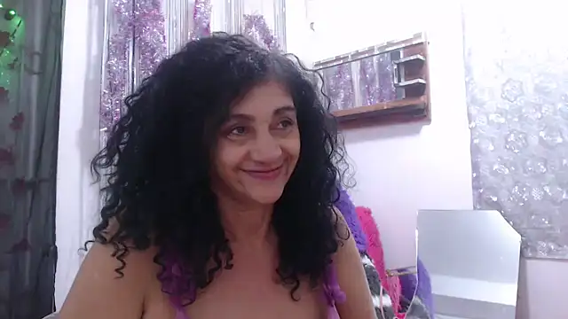 Snapshot of heyline_milf chatting on 02-25-25, 09:35 heyline milf online show from 02-25-25, 09:35