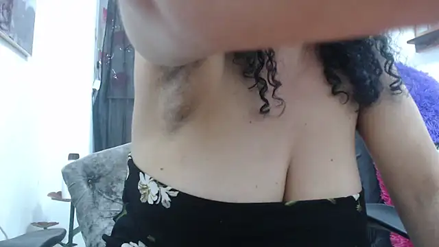 Snapshot of heyline_milf chatting on 02-26-25, 07:38 heyline milf online show from 02-26-25, 07:38