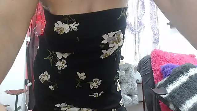 Snapshot of heyline_milf chatting on 03-17-25, 08:40 heyline milf online show from 03-17-25, 08:40