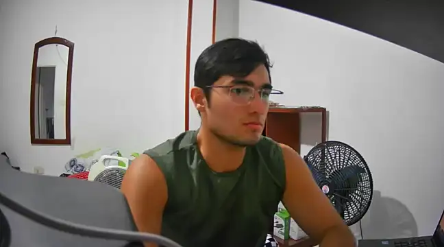 Snapshot of lechero226 chatting on 02-04-25, 10:45 lechero226 online show from 02-04-25, 10:45