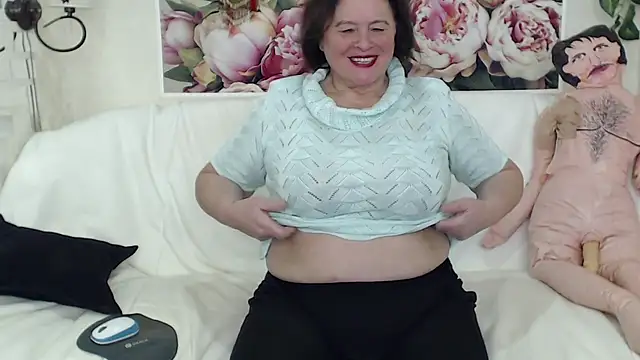 Snapshot of FlaviaSquirts chatting on 02-13-25, 12:11 FlaviaSquirts online show from 02-13-25, 12:11