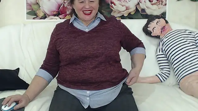 Snapshot of FlaviaSquirts chatting on 02-25-25, 02:44 FlaviaSquirts online show from 02-25-25, 02:44