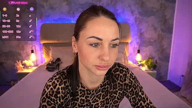 KristiiMax online show from 11-25-25, 10:48