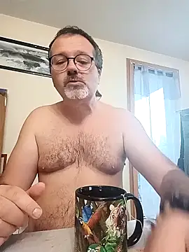 Snapshot of mike9473 chatting on 09-18-25, 05:31 mike9473 online show from 09-18-25, 05:31