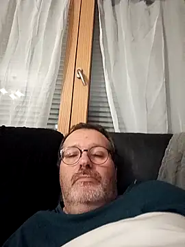 Snapshot of mike9473 chatting on 10-11-25, 08:51 mike9473 online show from 10-11-25, 08:51