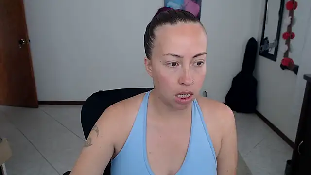 charlottezoe15 online show from 02-20-26, 05:57