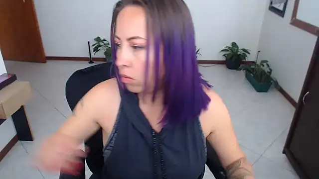 charlottezoe15 online show from 07-06-26, 04:53