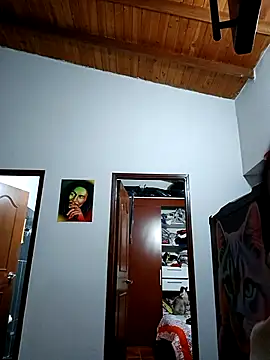 LunaZambrano online show from 02-17-25, 12:54