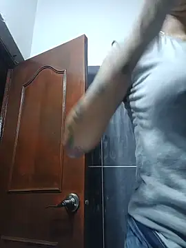 LunaZambrano online show from 05-15-26, 02:29