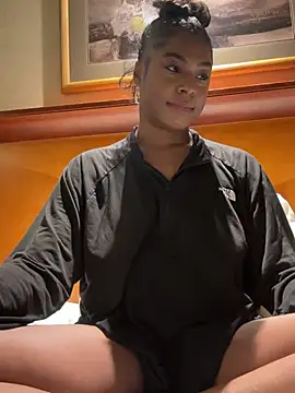 CandyLuxxxx online show from 01-13-25, 07:43