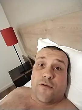 manubm03 online show from 11-24-25, 08:08