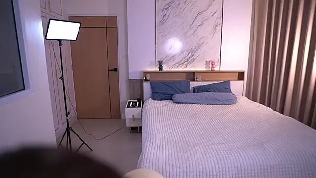 Snapshot of Cute_Foxy@xh chatting on 04-15-26, 01:12 Cute Foxyxh online show from 04-15-26, 01:12