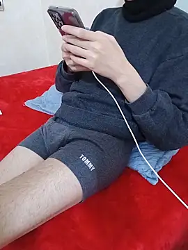 Snapshot of arabqueen chatting on 11-11-25, 08:31 arabqueen online show from 11-11-25, 08:31