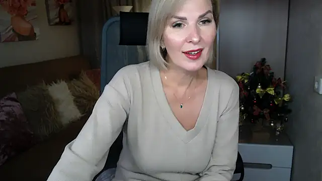 sensualEmilia online show from 12-15-24, 08:15