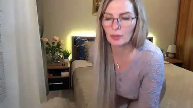 sensualEmilia online show from 03-12-25, 10:28