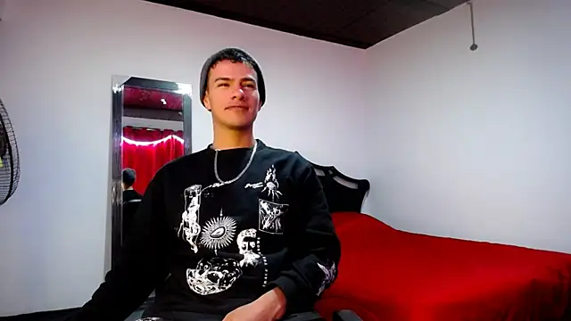 Snapshot of Deiby_casas chatting on 01-22-25, 04:13 Deiby casas online show from 01-22-25, 04:13