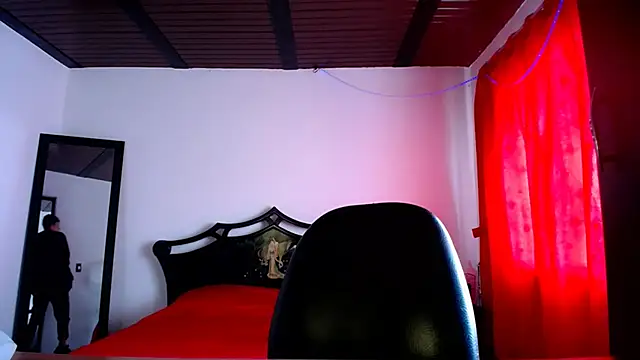 Snapshot of Deiby_casas chatting on 02-21-25, 01:11 Deiby casas online show from 02-21-25, 01:11